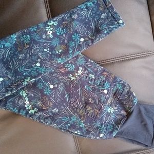 3/$20 Floral patterned maternity jeans